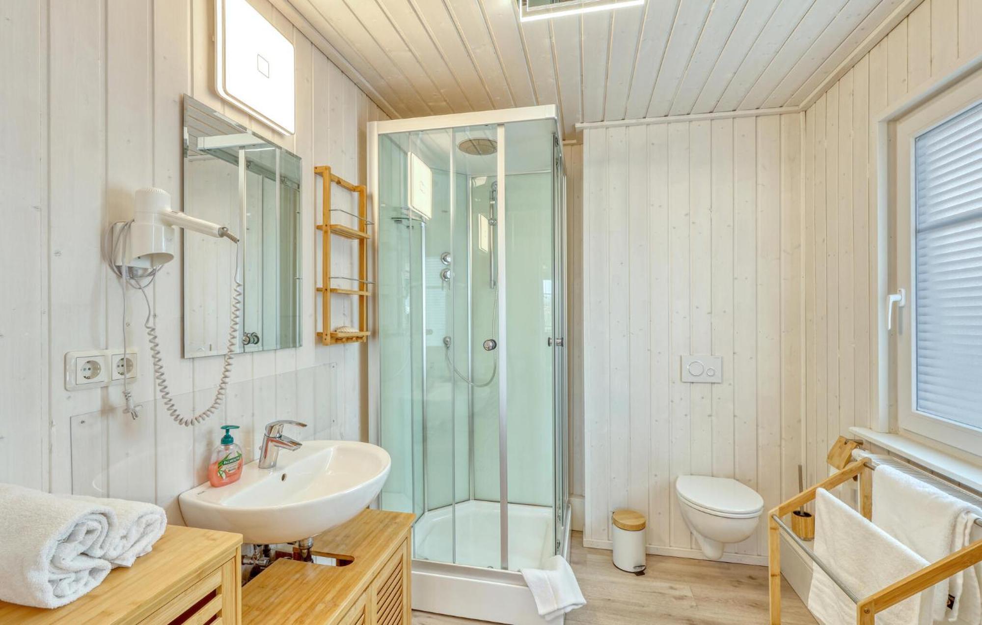 Beautiful home in Zerpenschleuse with WiFi&2 Bedrooms Exterior foto